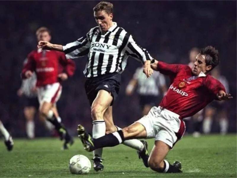 从法甲金靴到尤文弃将，只用了4年时间，全能前锋架不住射术堪忧